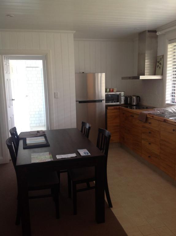 לאורה Hideaway Holiday Apartments מראה חיצוני תמונה