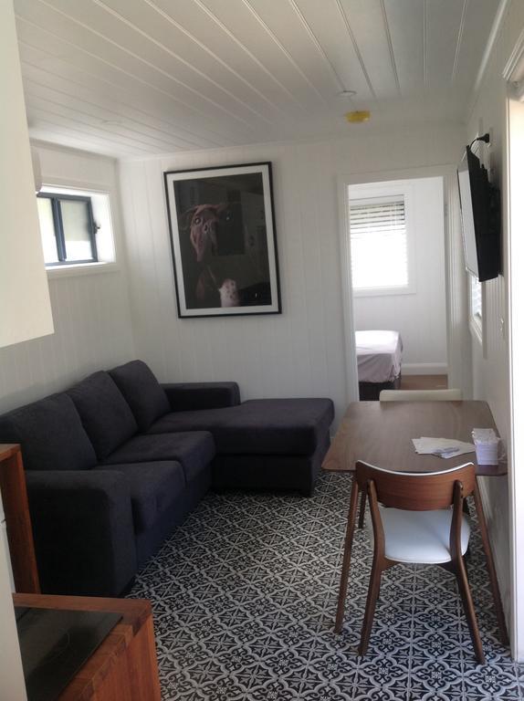 לאורה Hideaway Holiday Apartments מראה חיצוני תמונה
