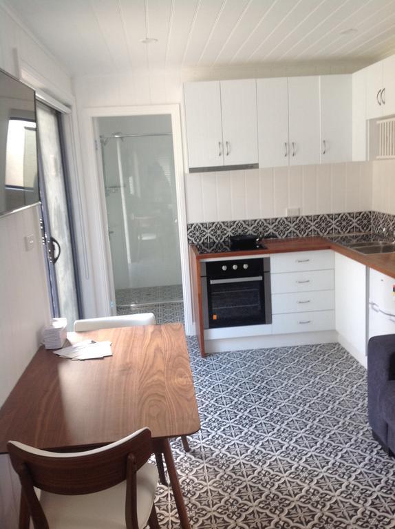 לאורה Hideaway Holiday Apartments מראה חיצוני תמונה