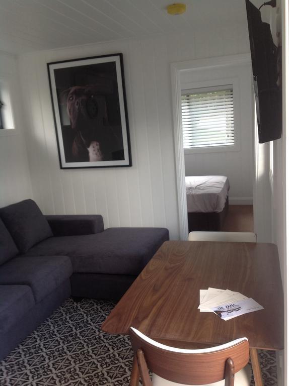 לאורה Hideaway Holiday Apartments מראה חיצוני תמונה